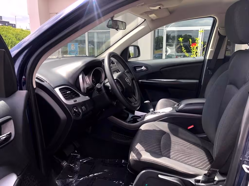 2018 Dodge Journey - 3C4PDCABXJT208573 - Image #9