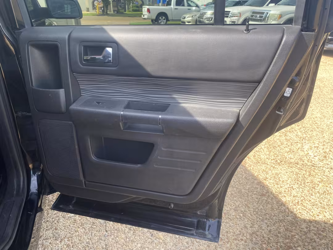 2018 Ford Flex - 2FMGK5C82JBA01895 - Image #16