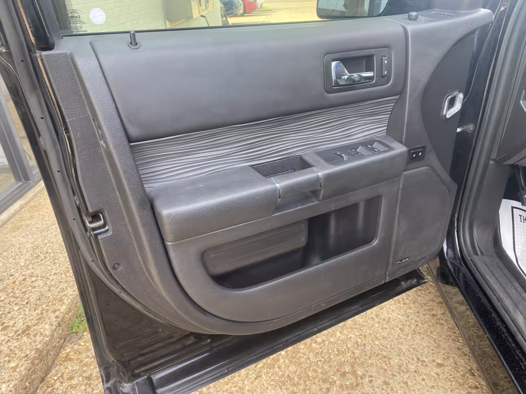 2018 Ford Flex - 2FMGK5C82JBA01895 - Image #9