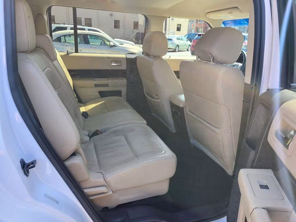 2018 Ford Flex - 2FMHK6C85JBA09564 - Image #11