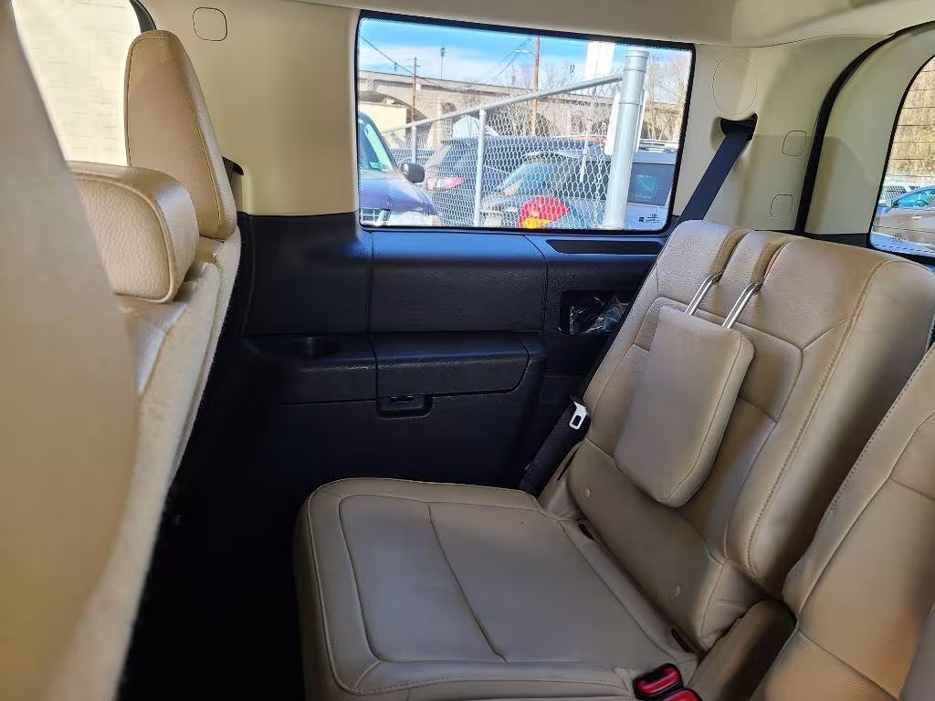 2018 Ford Flex - 2FMHK6C85JBA09564 - Image #12