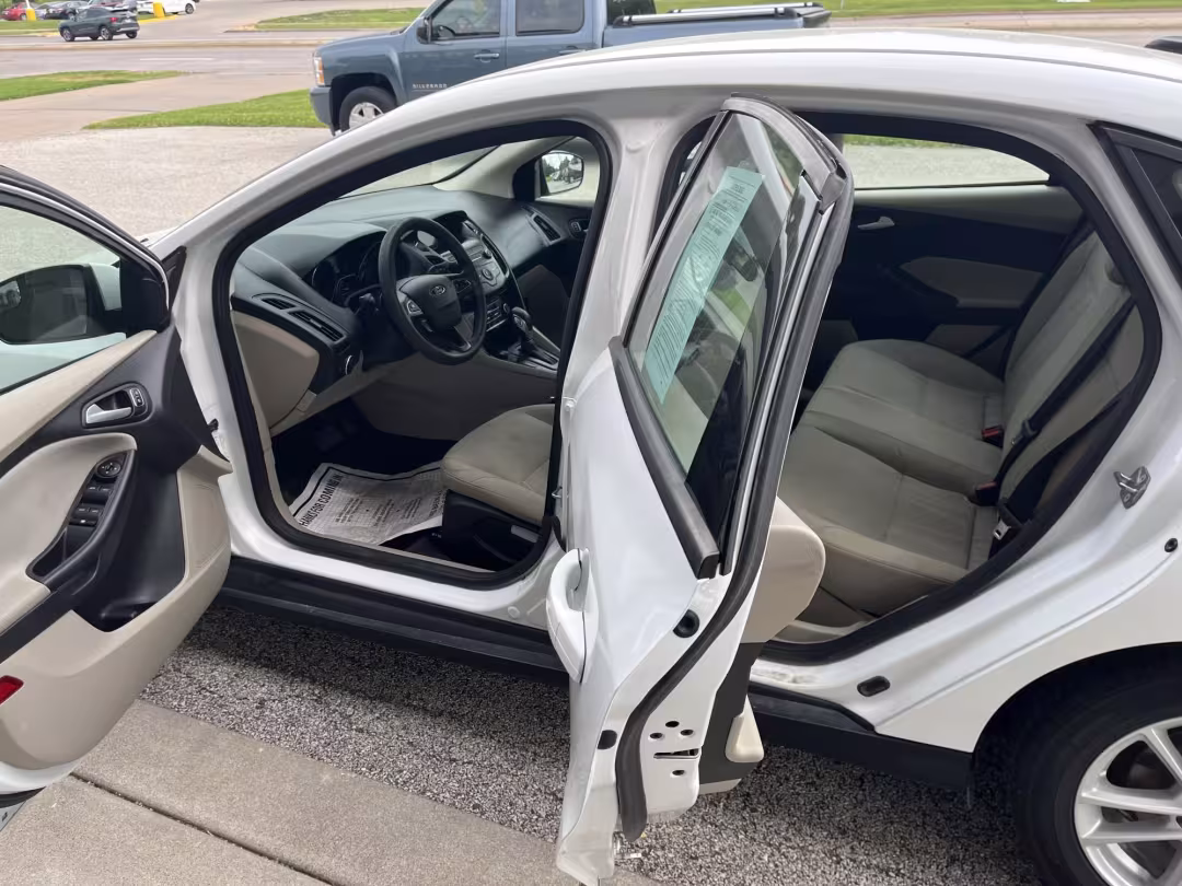 2018 Ford Focus - 1FADP3FE0JL227910 - Image #10