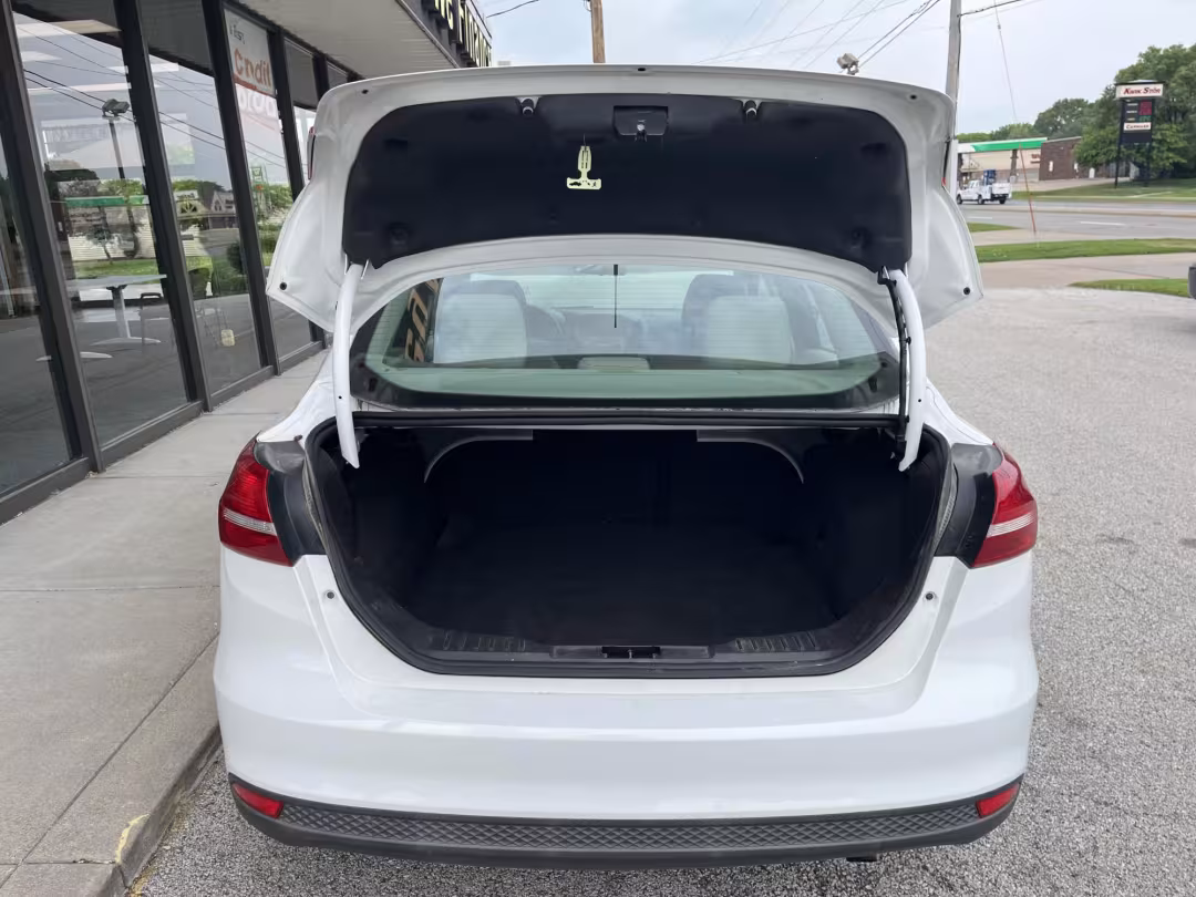 2018 Ford Focus - 1FADP3FE0JL227910 - Image #6