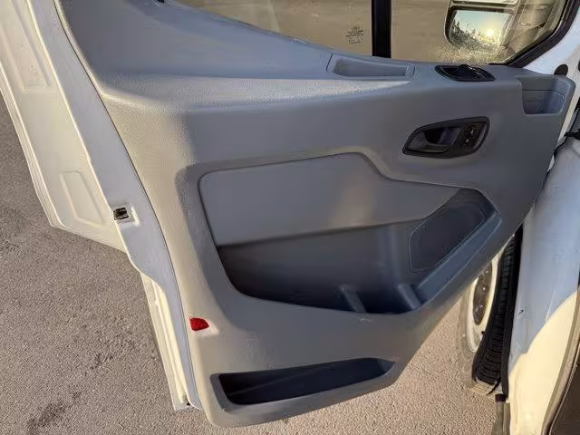 2018 Ford Transit - 1FTYE1CM3JKA28776 - Image #10