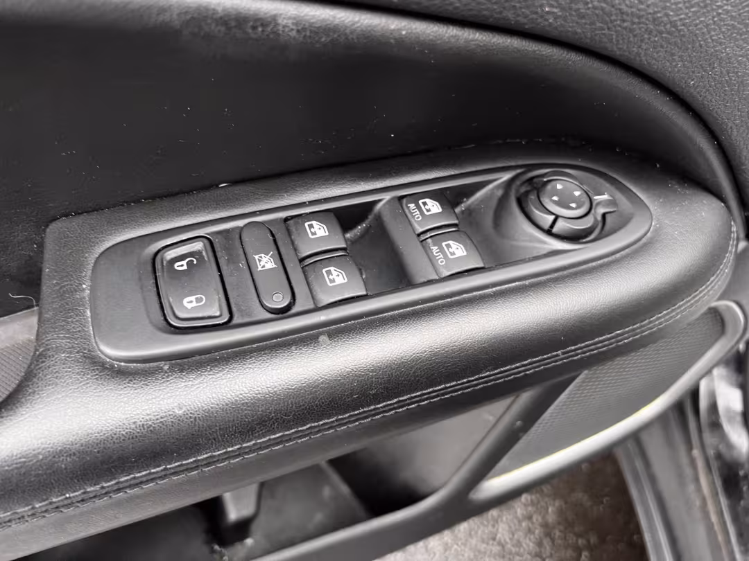 2018 Jeep Compass - 3C4NJDBB2JT320515 - Image #23