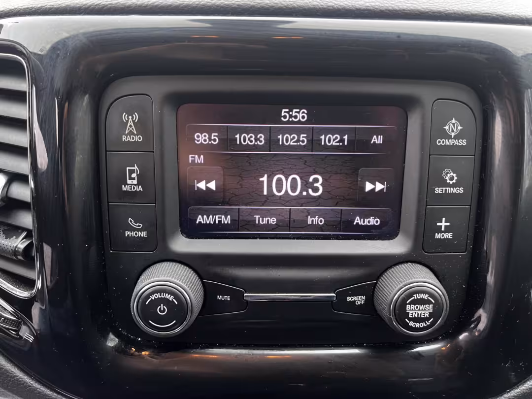 2018 Jeep Compass - 3C4NJDBB2JT320515 - Image #8