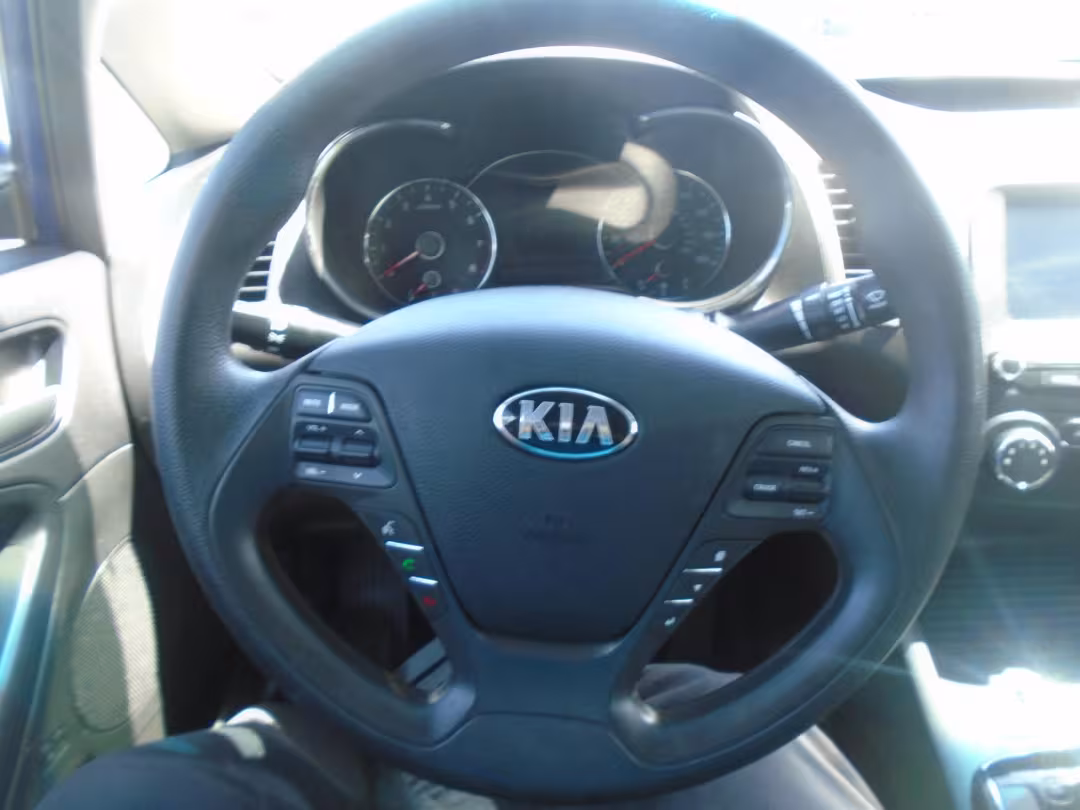 2018 Kia Forte - 3KPFL4A72JE247596 - Image #12