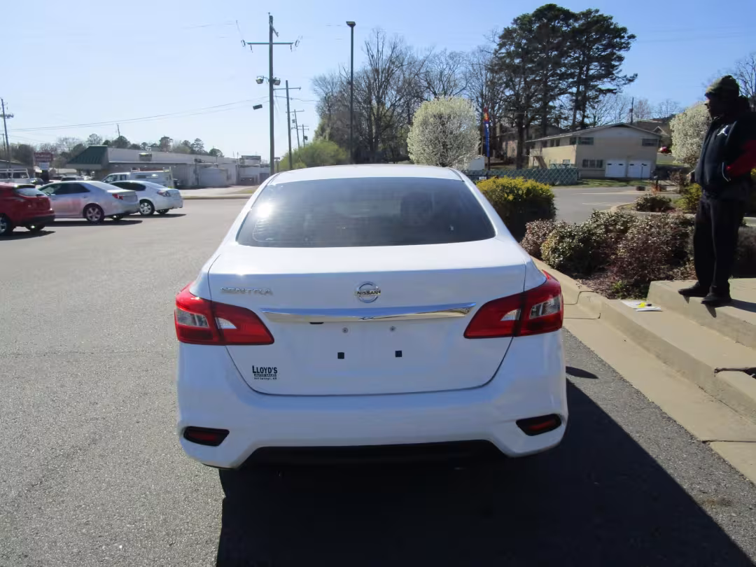 2018 Nissan Sentra - 3N1AB7AP2JY338481 - Image #3