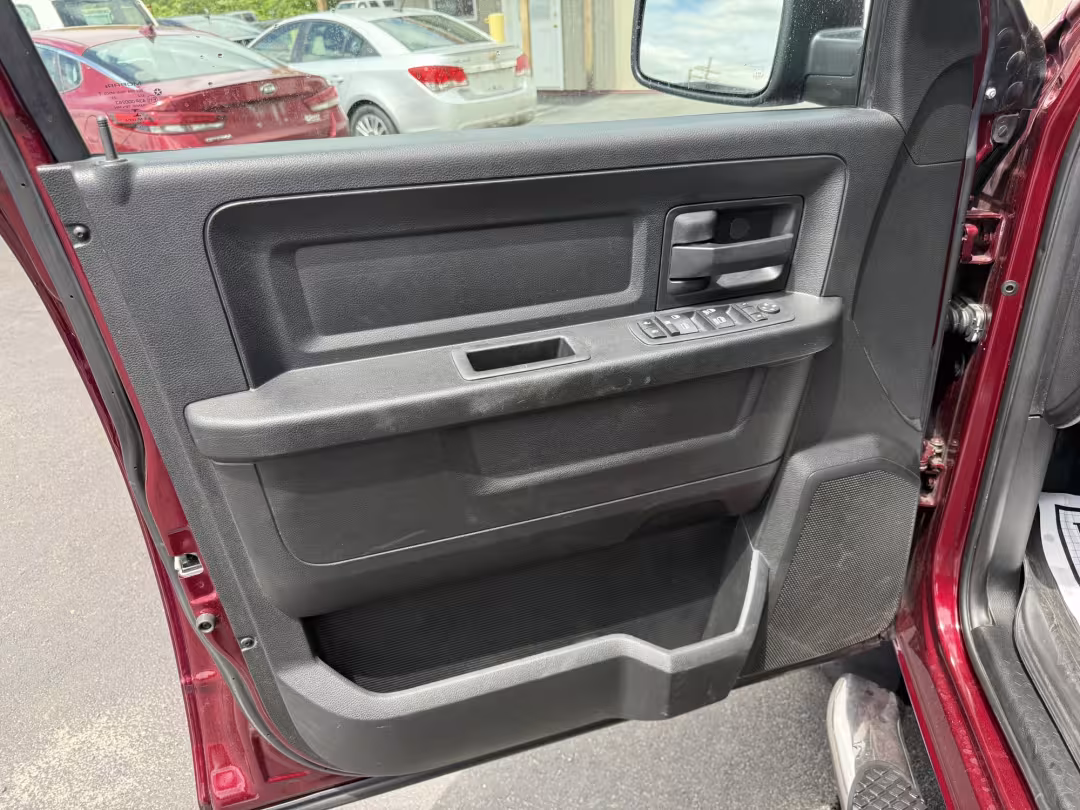2018 Ram 1500 - 1C6RR7FT6JS200773 - Image #10