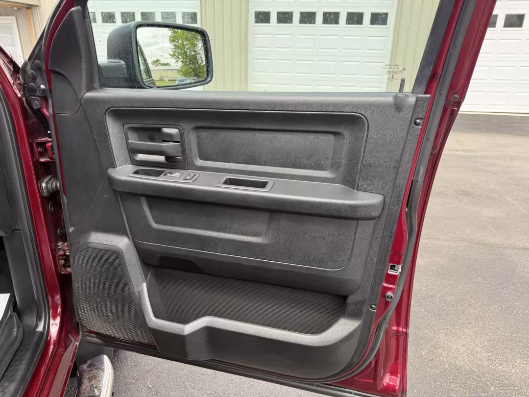 2018 Ram 1500 - 1C6RR7FT6JS200773 - Image #29