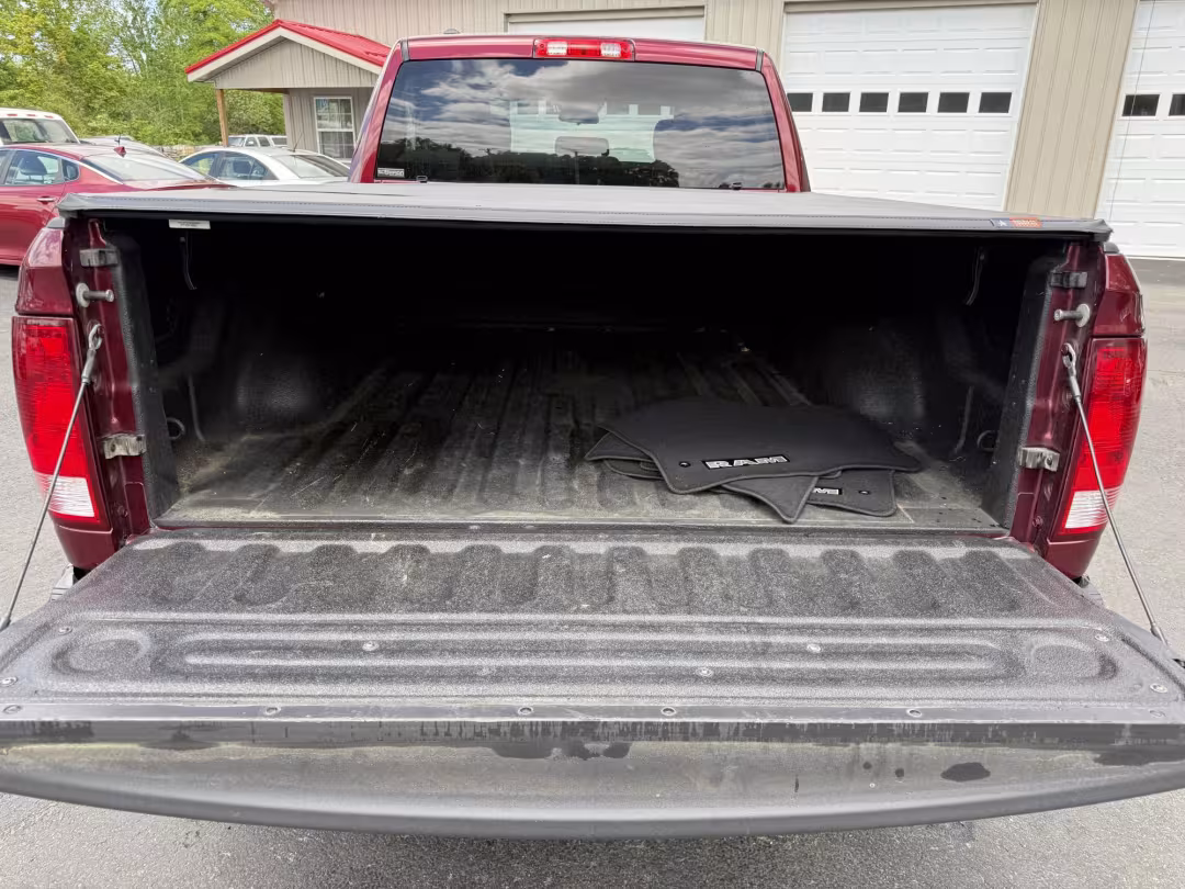 2018 Ram 1500 - 1C6RR7FT6JS200773 - Image #5