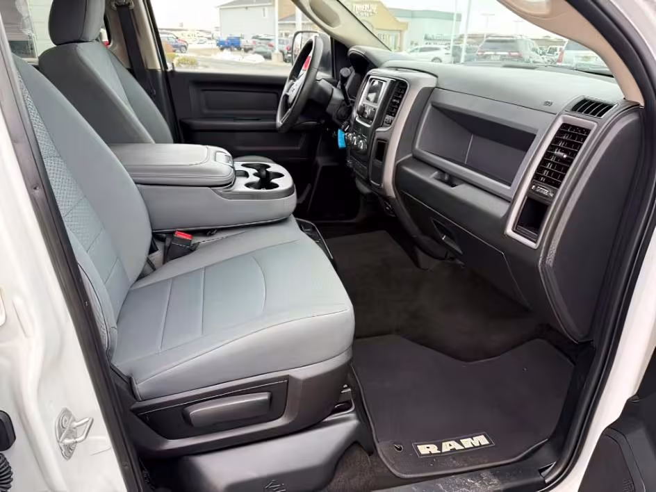 2018 Ram 3500 - 3C63R3GL0JG168598 - Image #16