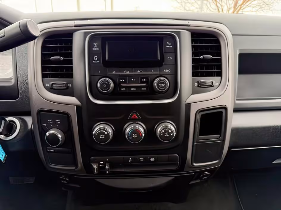 2018 Ram 3500 - 3C63R3GL0JG168598 - Image #24