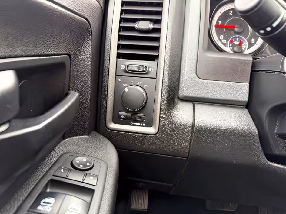 2018 Ram 3500 - 3C63R3GL0JG168598 - Image #28