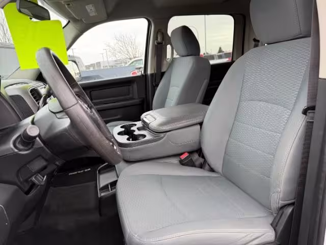 2018 Ram 3500 - 3C63R3GL0JG168598 - Image #40