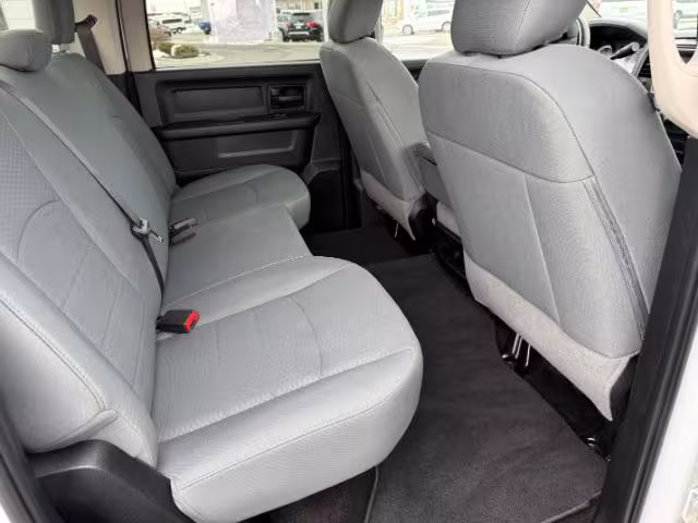 2018 Ram 3500 - 3C63R3GL0JG168598 - Image #44