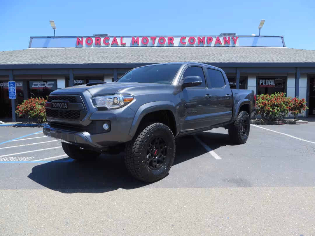 2018 Toyota Tacoma - 3TMCZ5AN1JM172725 - Image #1