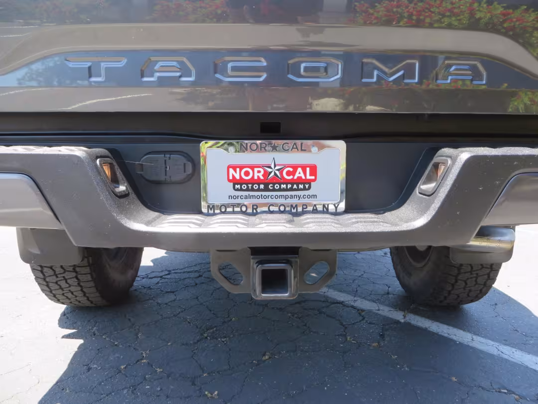 2018 Toyota Tacoma - 3TMCZ5AN1JM172725 - Image #10