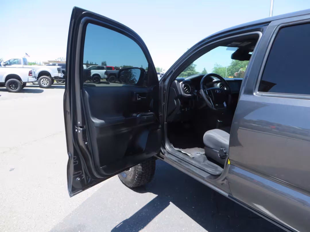 2018 Toyota Tacoma - 3TMCZ5AN1JM172725 - Image #14