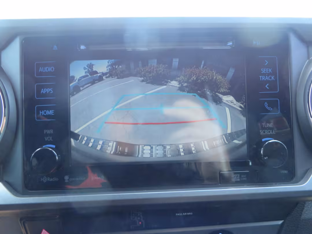 2018 Toyota Tacoma - 3TMCZ5AN1JM172725 - Image #24