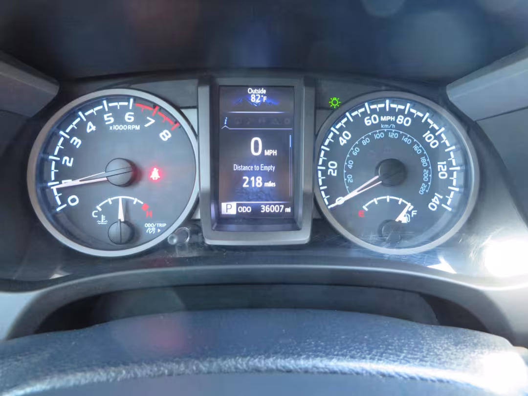 2018 Toyota Tacoma - 3TMCZ5AN1JM172725 - Image #32