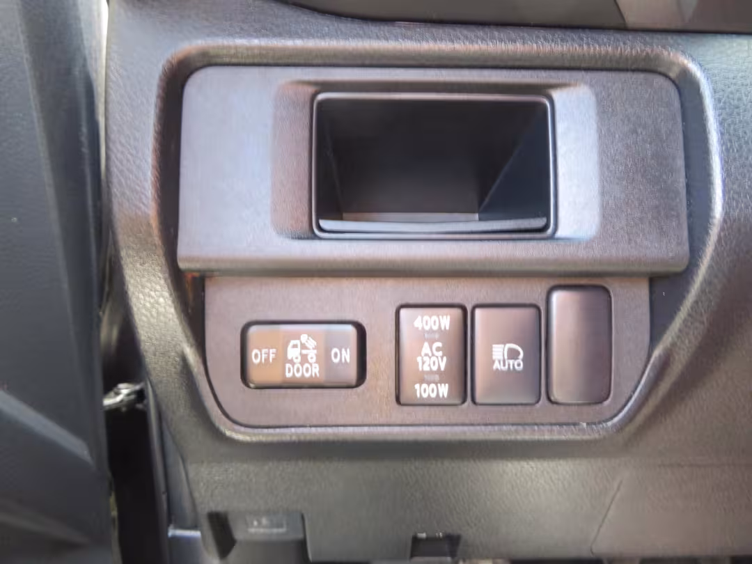 2018 Toyota Tacoma - 3TMCZ5AN1JM172725 - Image #33