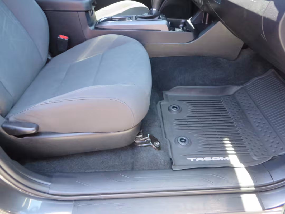 2018 Toyota Tacoma - 3TMCZ5AN1JM172725 - Image #46
