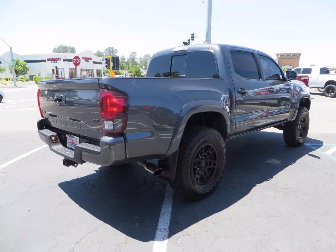 2018 Toyota Tacoma - 3TMCZ5AN1JM172725 - Image #5