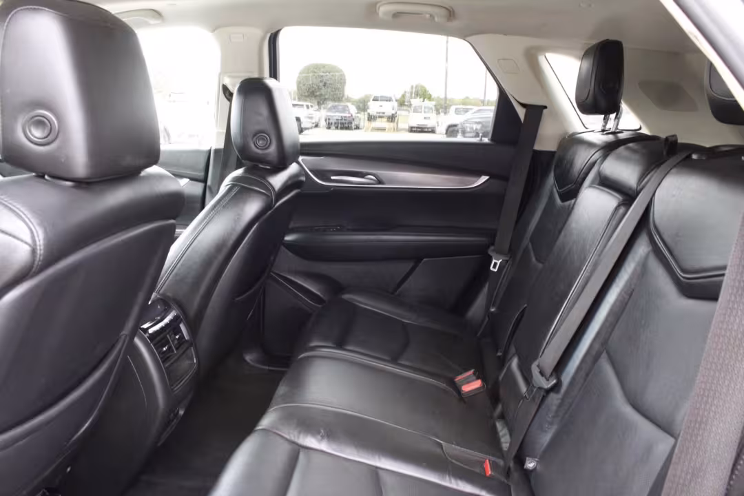 2019 Cadillac XT5 - 1GYKNERS8KZ111612 - Image #11
