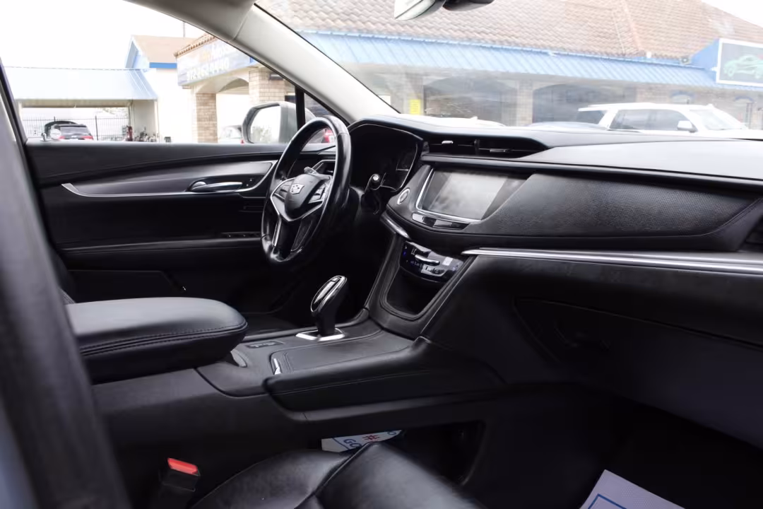 2019 Cadillac XT5 - 1GYKNERS8KZ111612 - Image #12