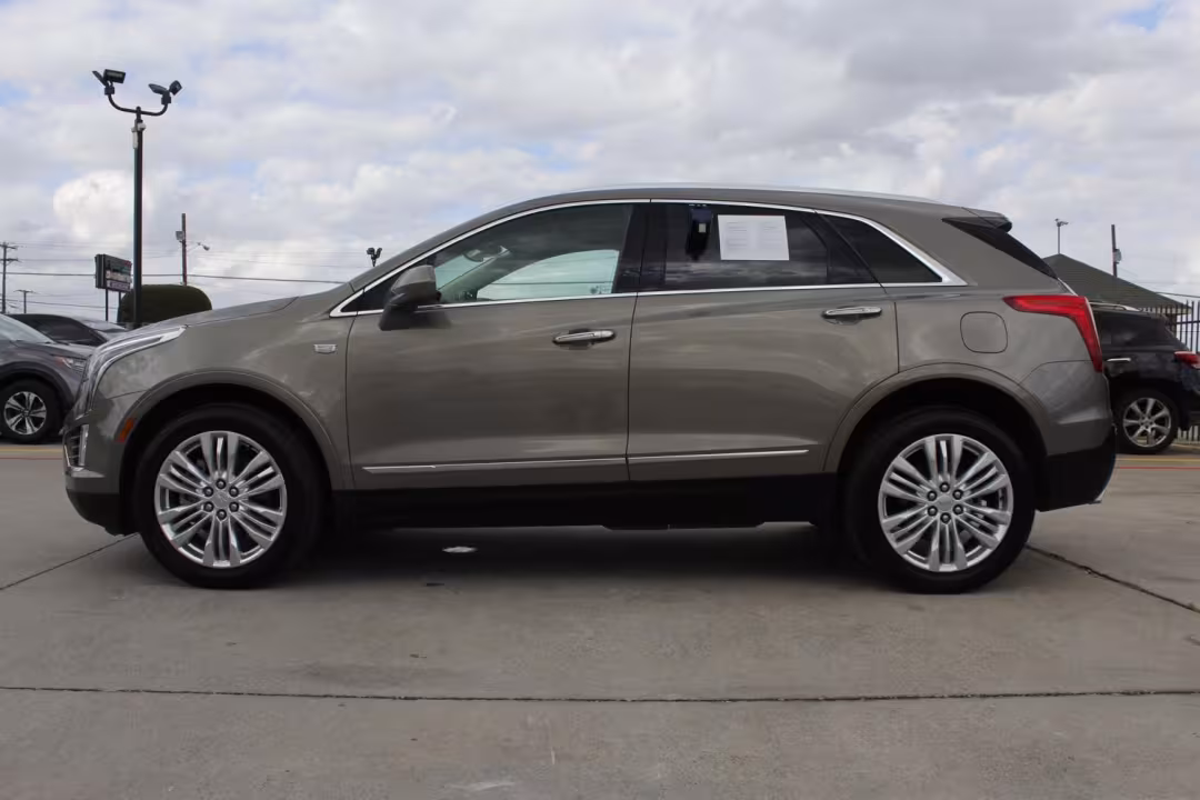 2019 Cadillac XT5 - 1GYKNERS8KZ111612 - Image #3