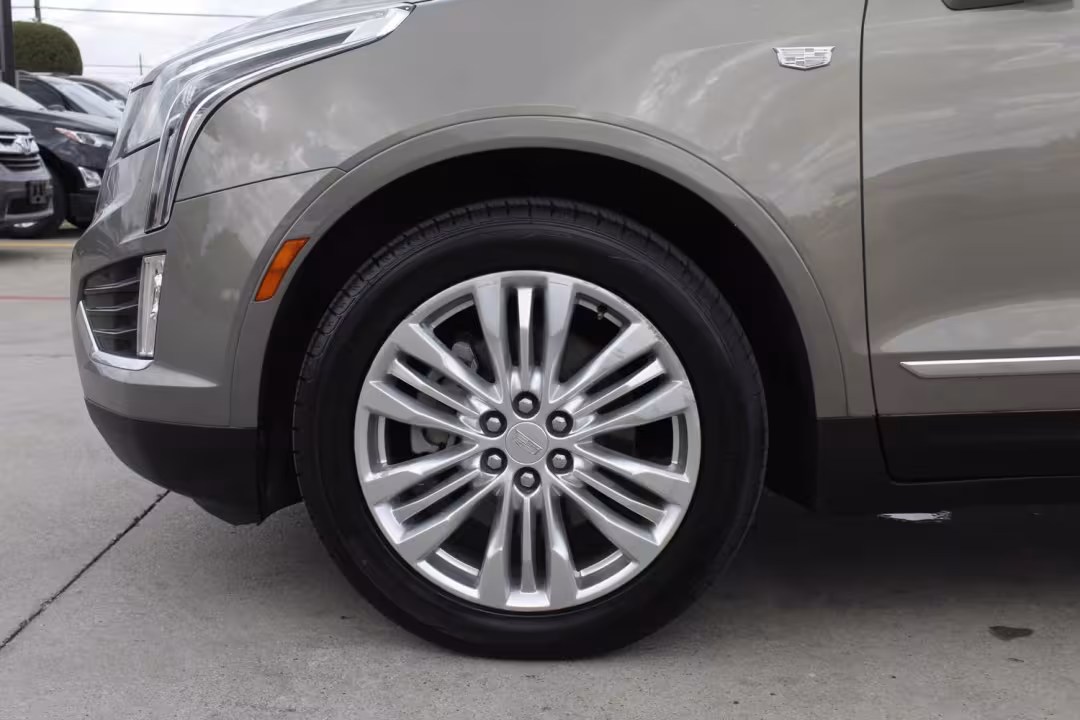 2019 Cadillac XT5 - 1GYKNERS8KZ111612 - Image #4