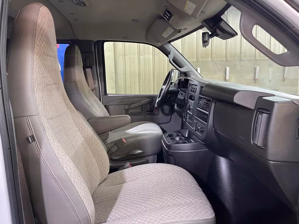 2019 Chevrolet Express - 1GAZGMFG0K1277753 - Image #3