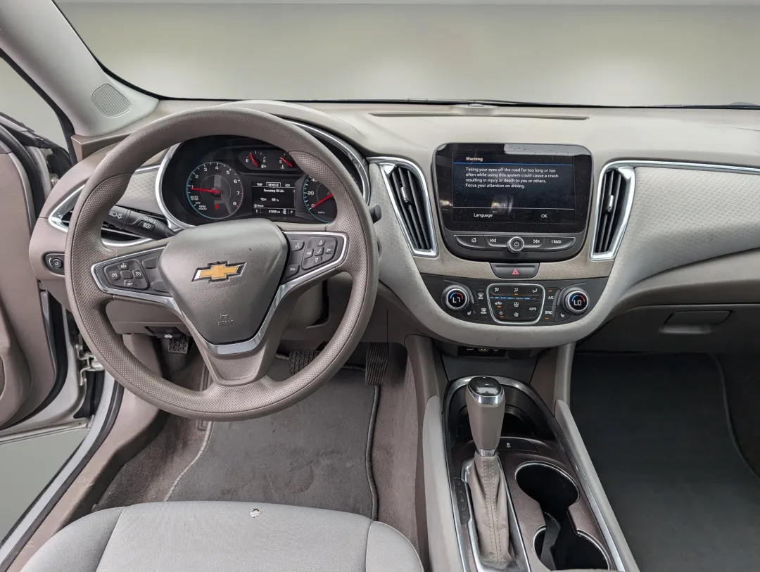 2019 Chevrolet Malibu - 1G1ZD5ST1KF104795 - Image #11