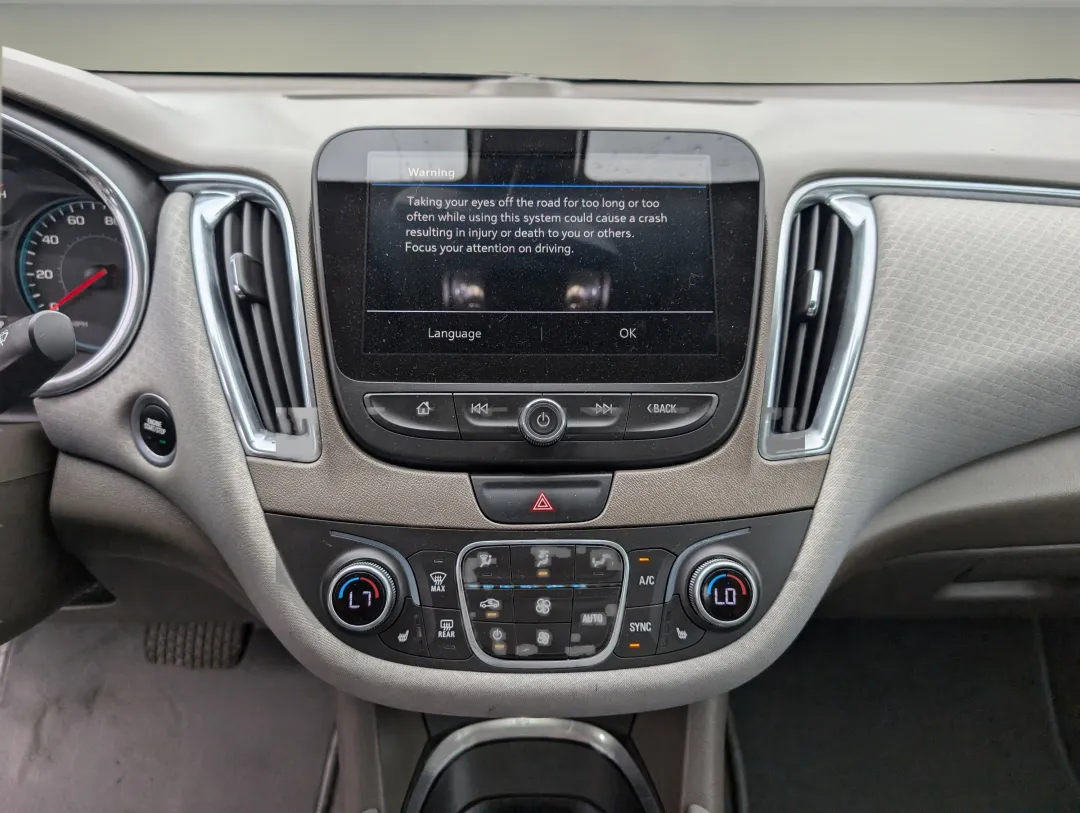 2019 Chevrolet Malibu - 1G1ZD5ST1KF104795 - Image #14