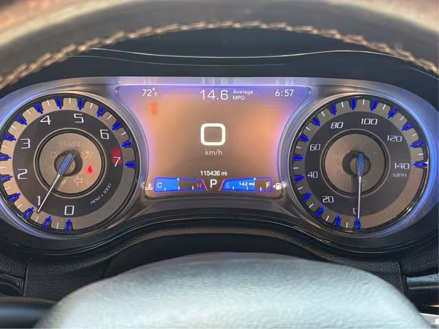 2019 Chrysler 300 - 2C3CCABG0KH654133 - Image #17
