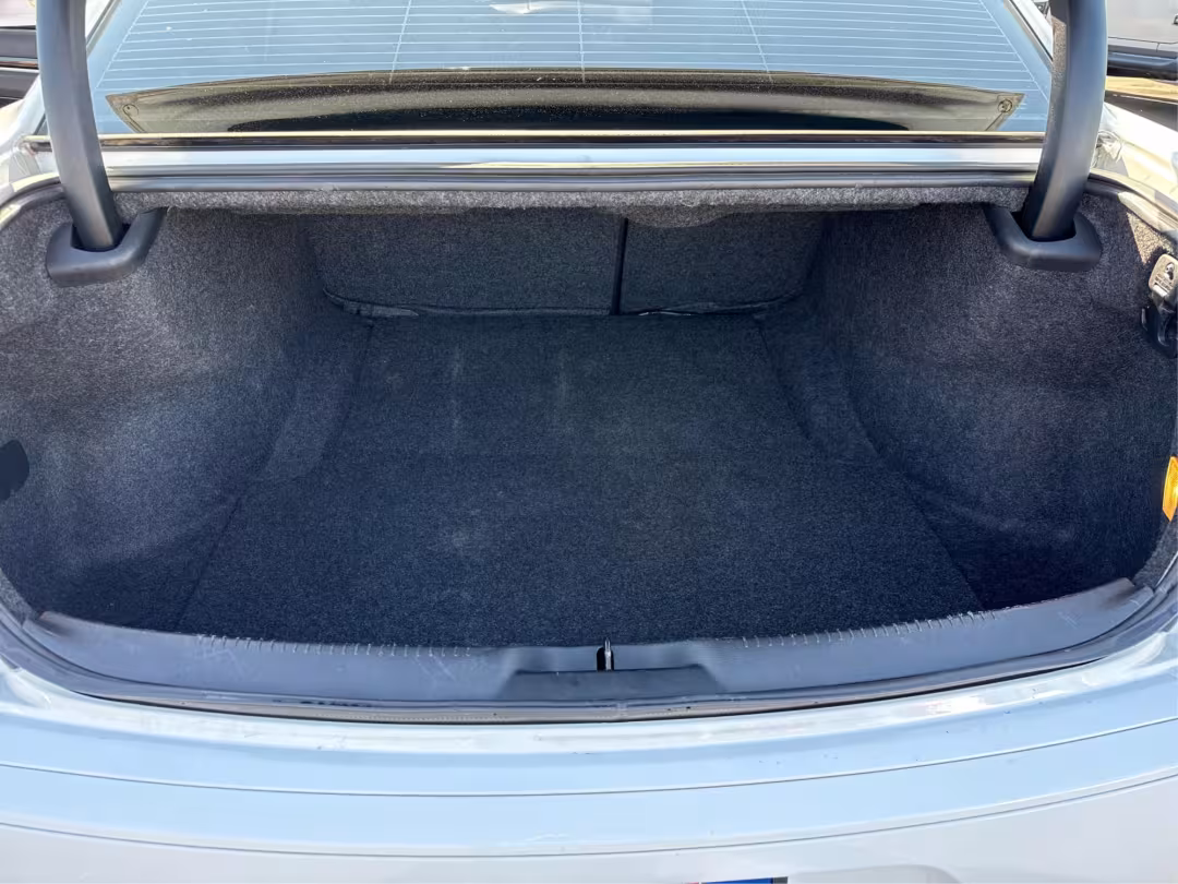 2019 Chrysler 300 - 2C3CCABG0KH654133 - Image #2