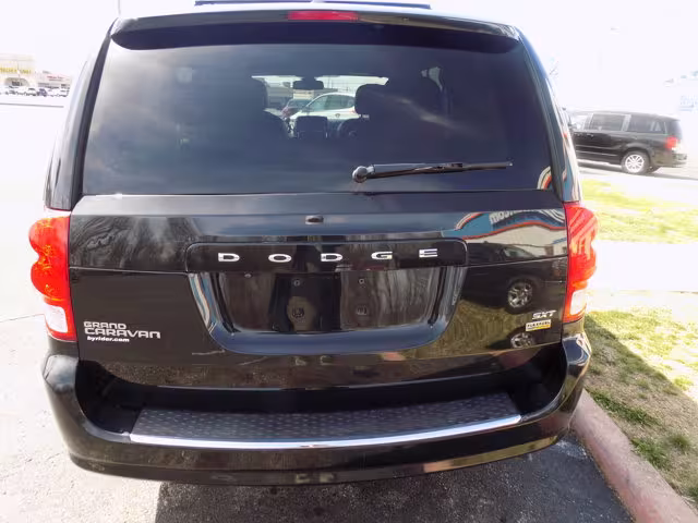 2019 Dodge Grand Caravan - 2C4RDGCG2KR610682 - Image #4