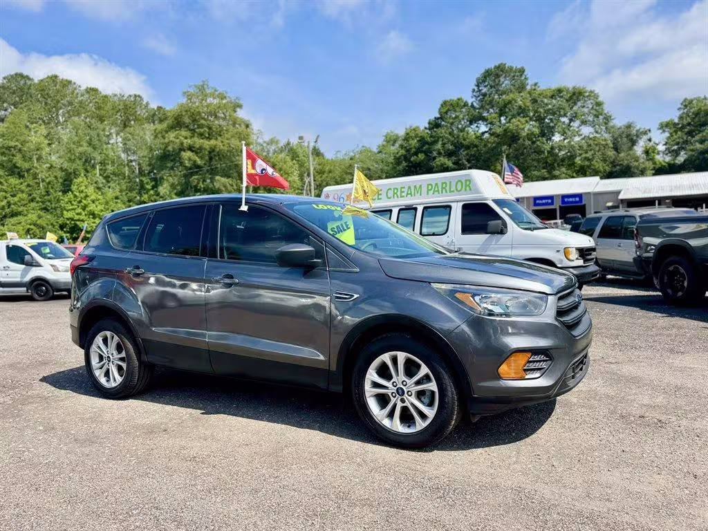 2019 Ford Escape - 1FMCU0F72KUA38438 - Image #3