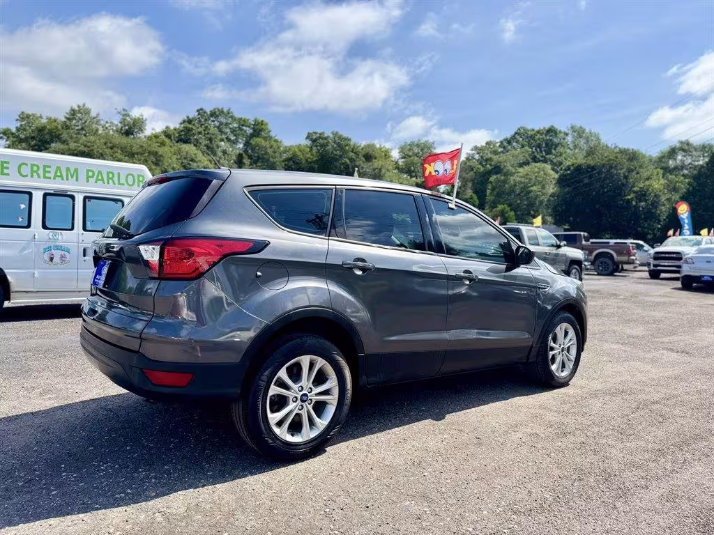 2019 Ford Escape - 1FMCU0F72KUA38438 - Image #4