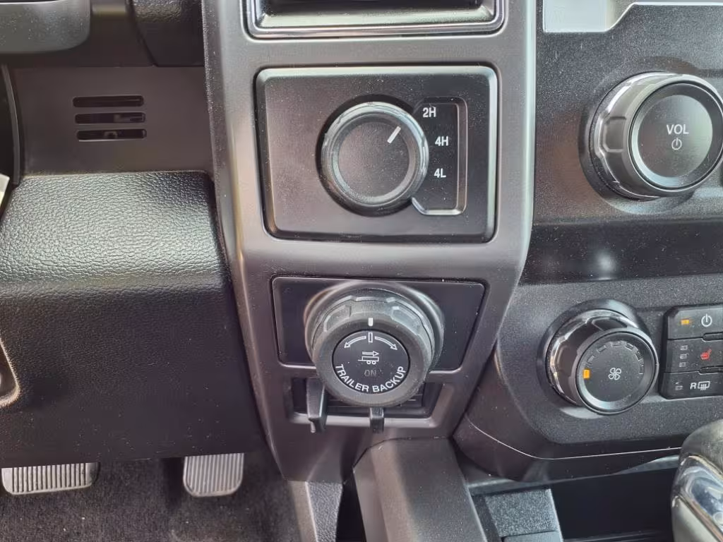 2019 Ford F-150 - 1FTEW1EP3KFC59310 - Image #10