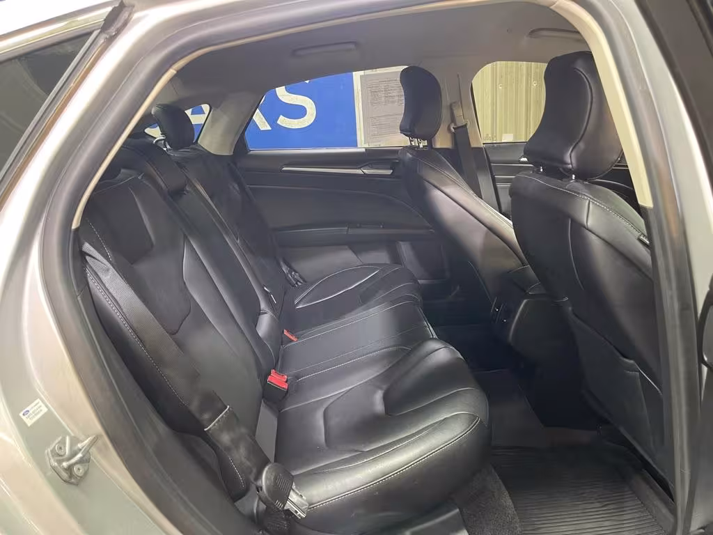 2019 Ford Fusion Energi - 3FA6P0SU4KR108989 - Image #5
