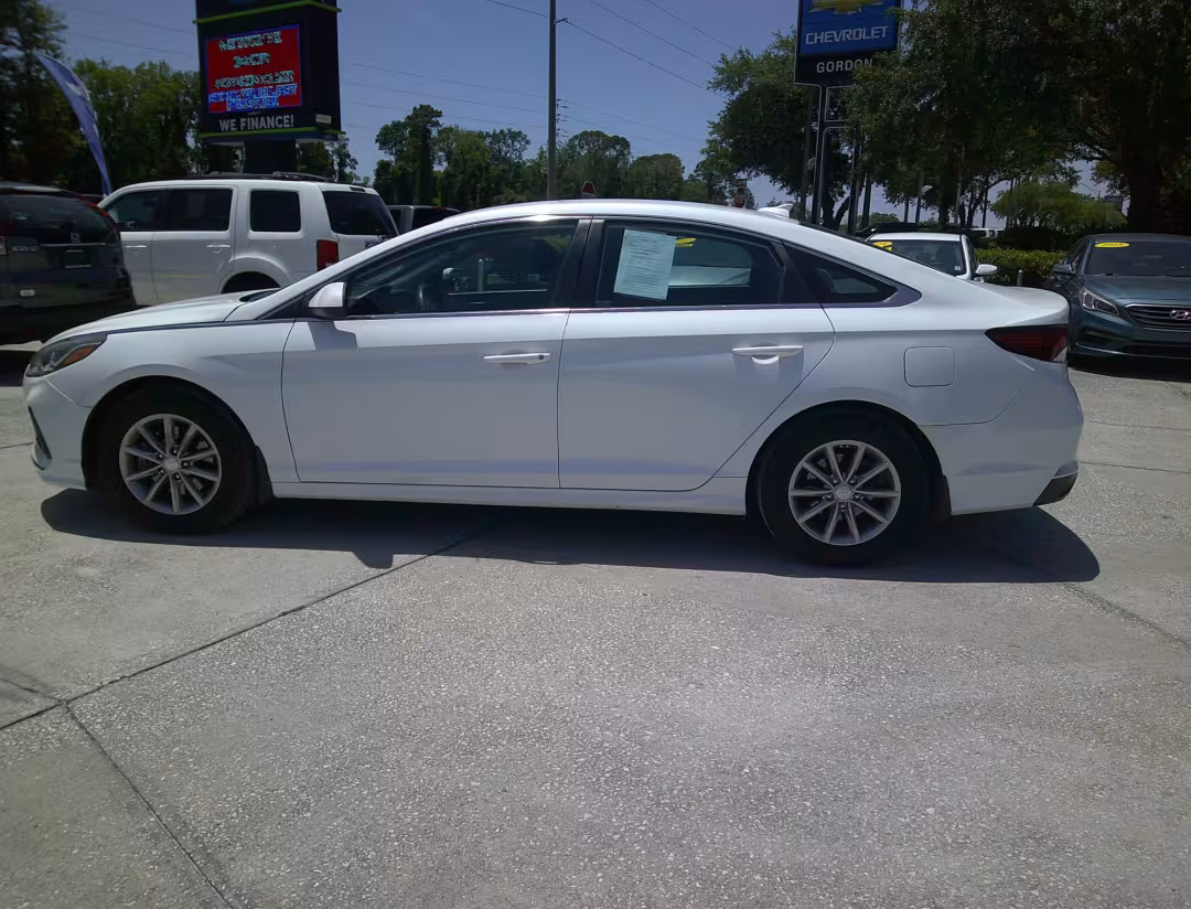 2019 Hyundai Sonata - 5NPE24AF5KH740563 - Image #5
