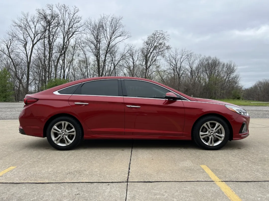 2019 Hyundai Sonata - 5NPE34AF4KH772823 - Image #10