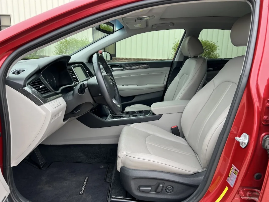 2019 Hyundai Sonata - 5NPE34AF4KH772823 - Image #16