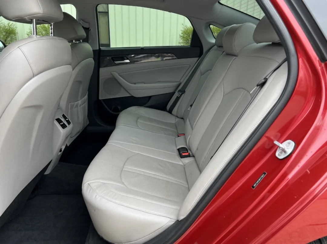 2019 Hyundai Sonata - 5NPE34AF4KH772823 - Image #19