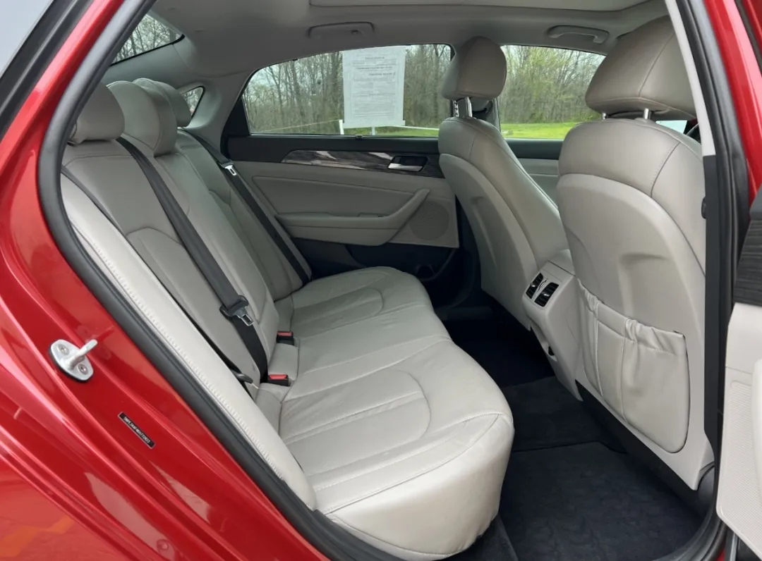 2019 Hyundai Sonata - 5NPE34AF4KH772823 - Image #20
