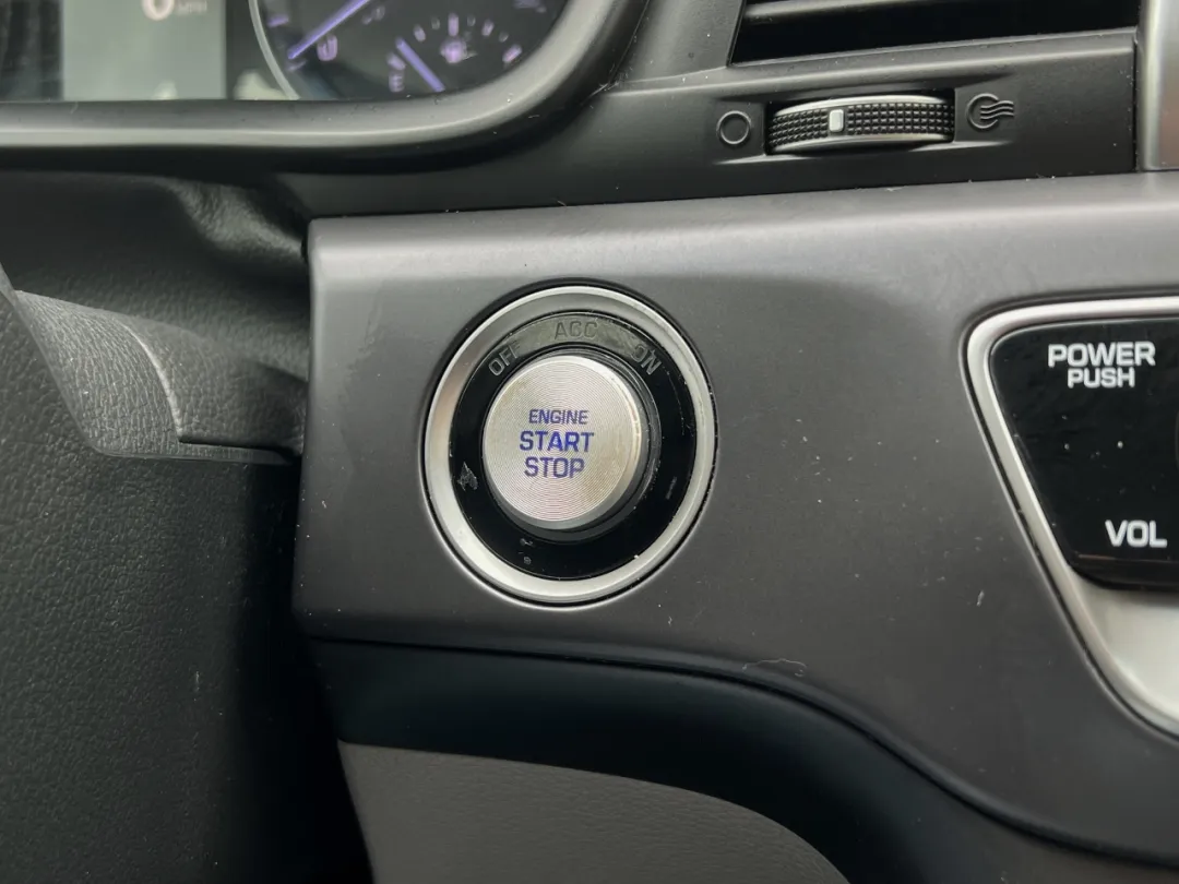 2019 Hyundai Sonata - 5NPE34AF4KH772823 - Image #25