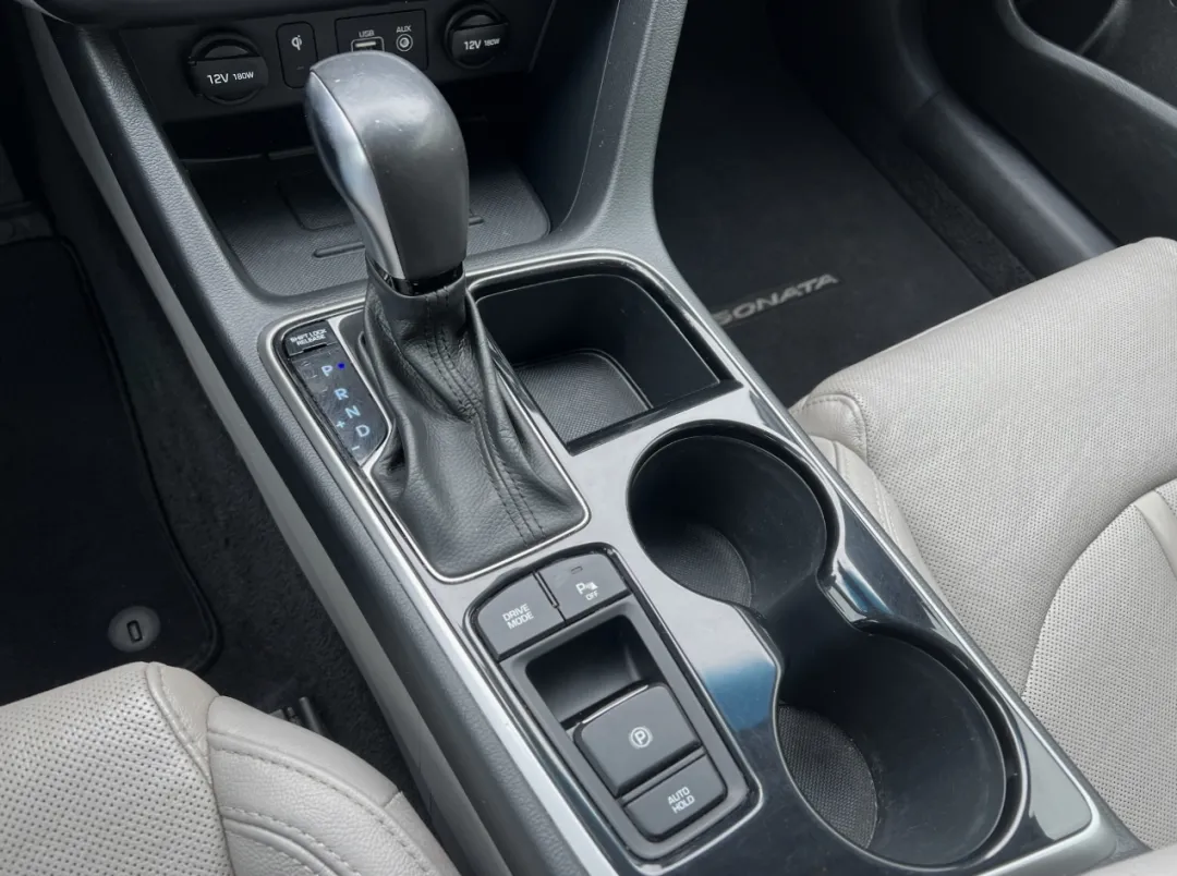 2019 Hyundai Sonata - 5NPE34AF4KH772823 - Image #26