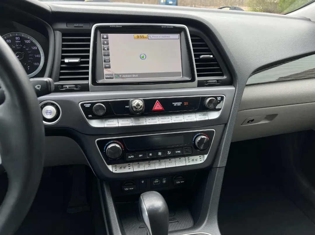 2019 Hyundai Sonata - 5NPE34AF4KH772823 - Image #27